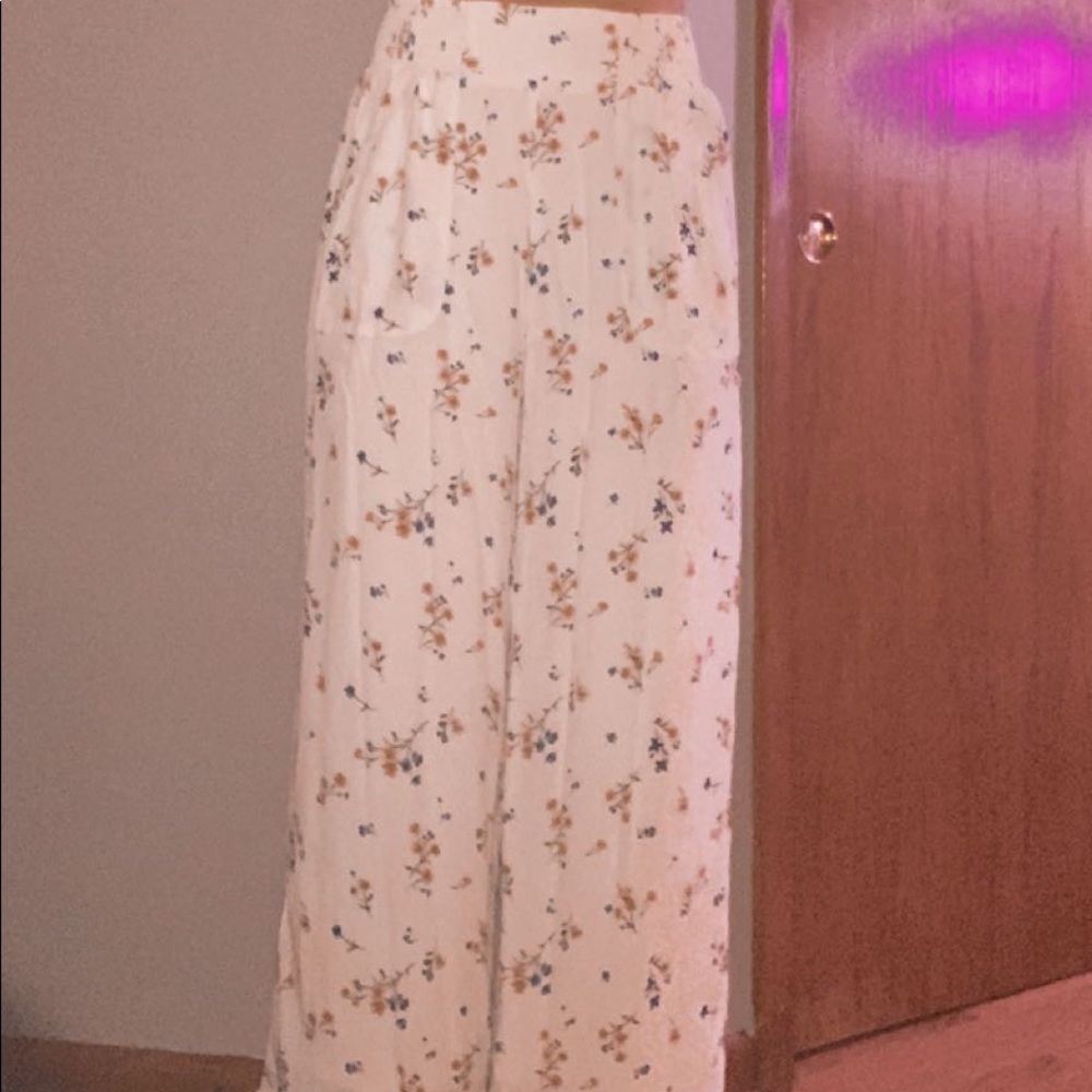 white floral flowy pants